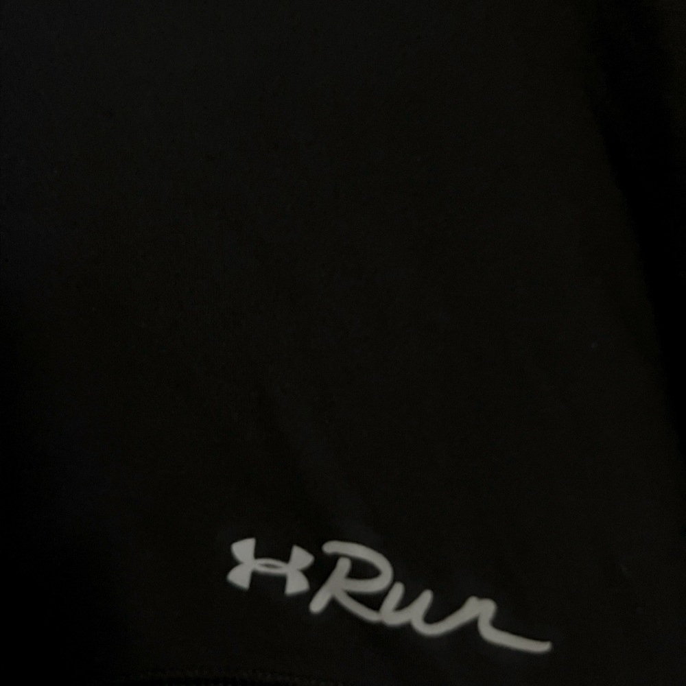 LONG-SLEEVE FITTED WORKOUT SHIRT